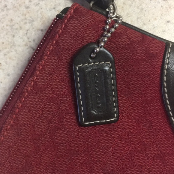 Authentic Coach wristlet - Picture 3 of 4